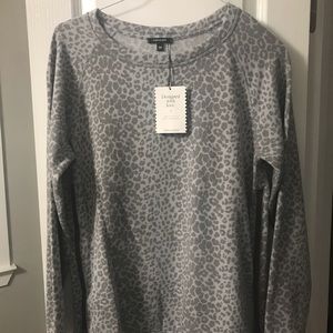 Stella & Dot Gray Leopard Pullover Size M